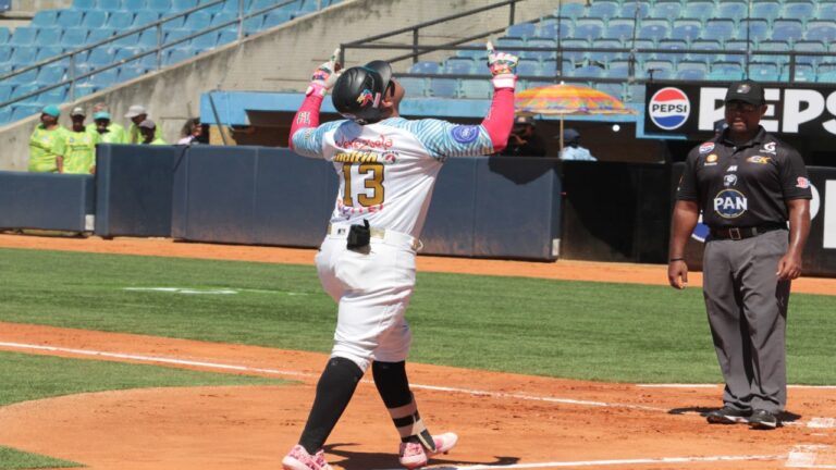 Bravos le ganó la batalla de batazos a Tiburones