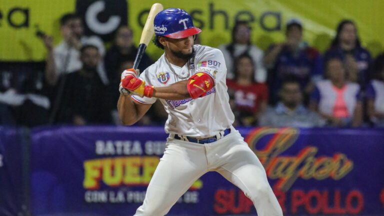Luis Matos fue determinante en el regreso de Tiburones a la victoria