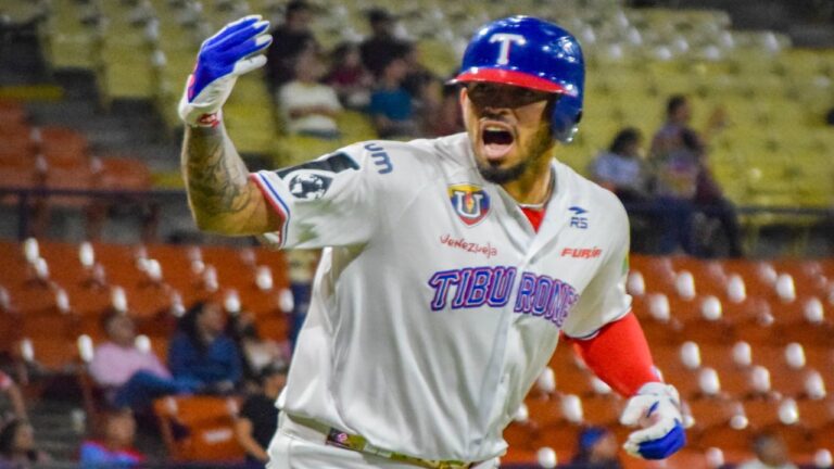 Tiburones apaleó a Magallanes para recuperar el terreno perdido