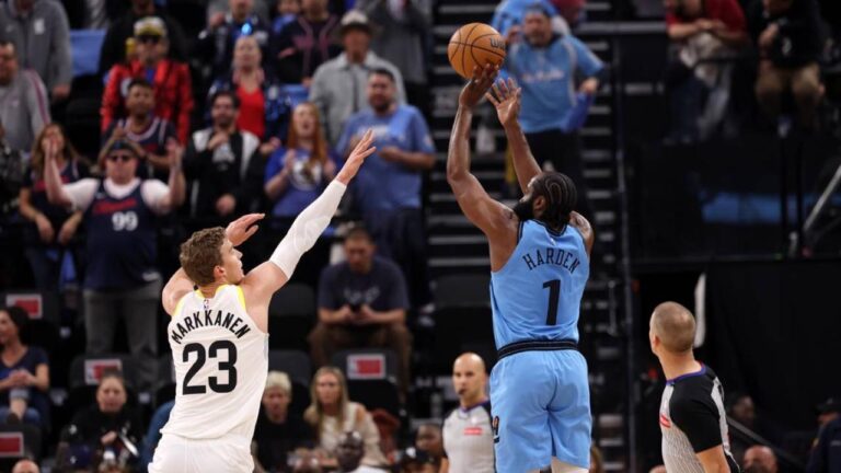 James Harden se convirtió en el segundo máximo triplista de la historia de la NBA