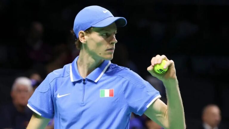 Jannik Sinner llevó a Italia a la final de la Copa Davis