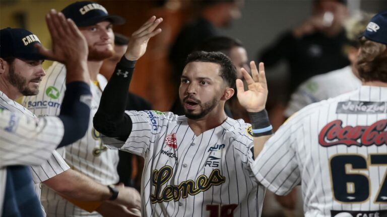 Leones y Caribes se repartieron las victorias en su doble cartelera