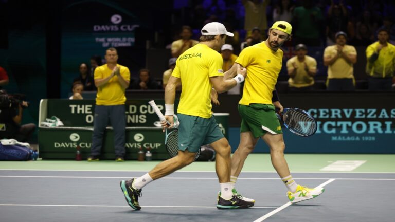 Australia ganó el dobles a Estados Unidos y está en semifinales por tercer año seguido