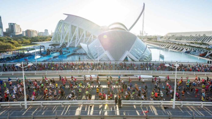 Valencia se prepara para recibir maratón y dejar atrás la tragedia por la dana