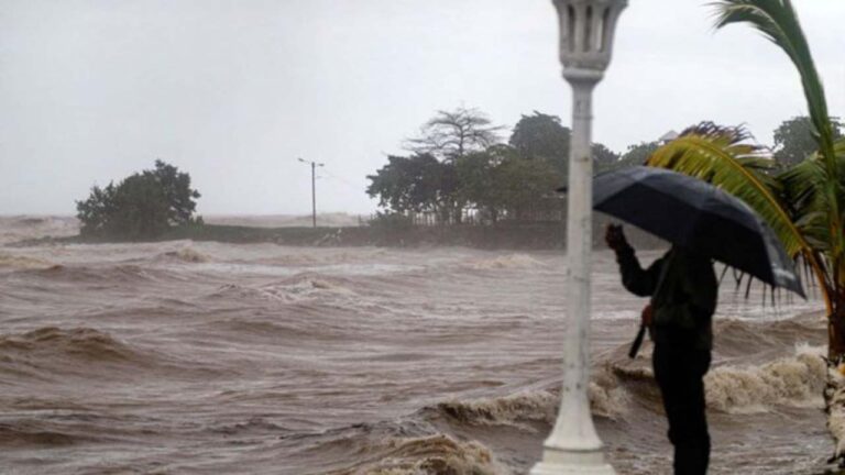 Tormenta tropical Sara se acerca a Belice dejando daños e intensas lluvias en Honduras