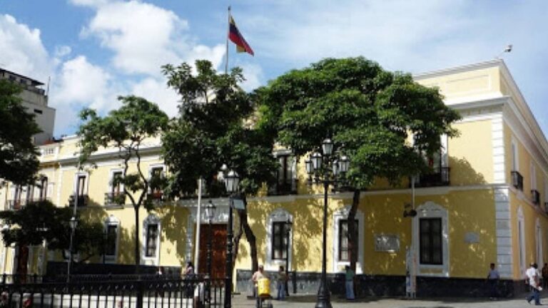 Venezuela condena "todas las hostilidades" contra el pueblo de Siria por "terroristas"