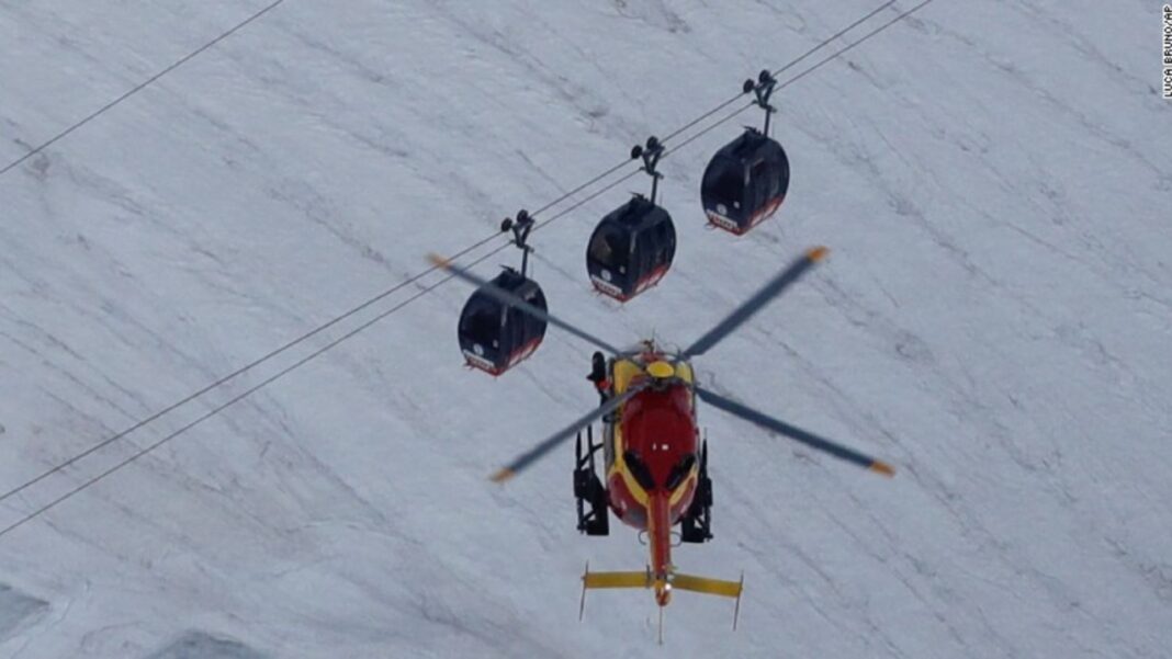 Un accidente de teleférico en los Alpes franceses causa seis heridos