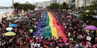 Miles de personas marchan en el Orgullo de Río de Janeiro en contra de la discriminación