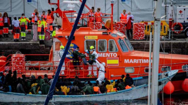 6 muertos entre migrantes llegados a isla canaria de El Hierro en cuatro barcazas