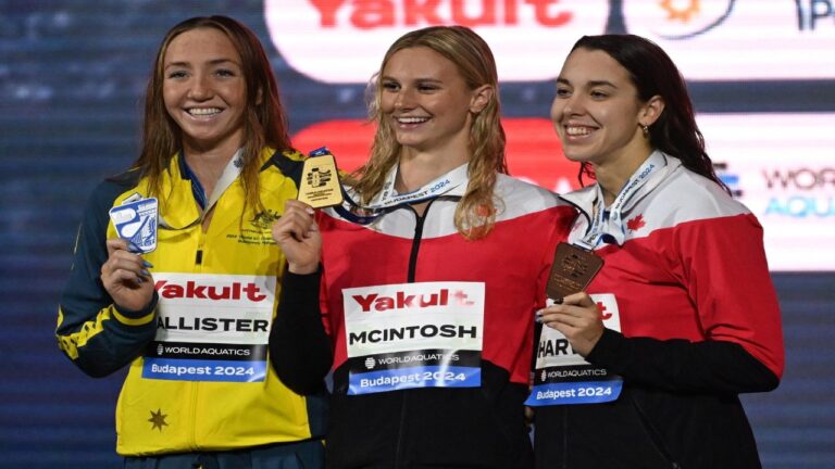 Summer McIntosh firmó una nueva marca en los 400 mts libres