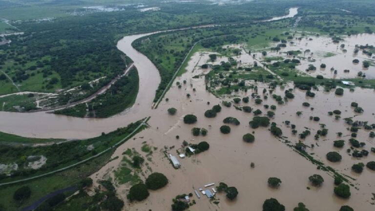 Ganaderos del Zulia piden se atienda situación de dique por peligro de inundación