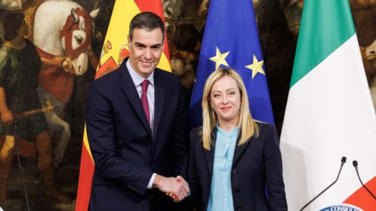 Gobierno español condecora a Giorgia Meloni y al presidente italiano Sergio Matarella