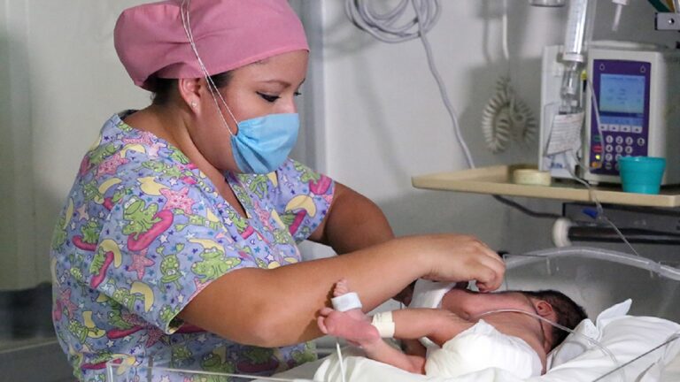Madres de pacientes infantiles con fibrosis quística piden ayuda para tratamientos