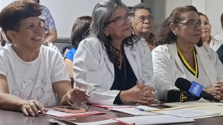 Jubilados adscritos a la gobernación del Zulia exigen pago de bono de subsistencia