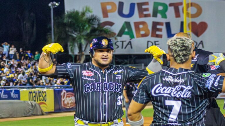 Leones cerró la semana con un apretado triunfo sobre su eterno rival