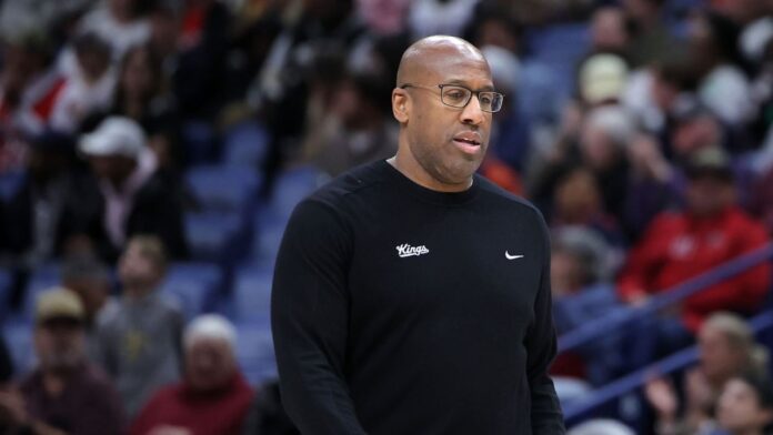 Sacramento Kings anunció la salida de Mike Brown