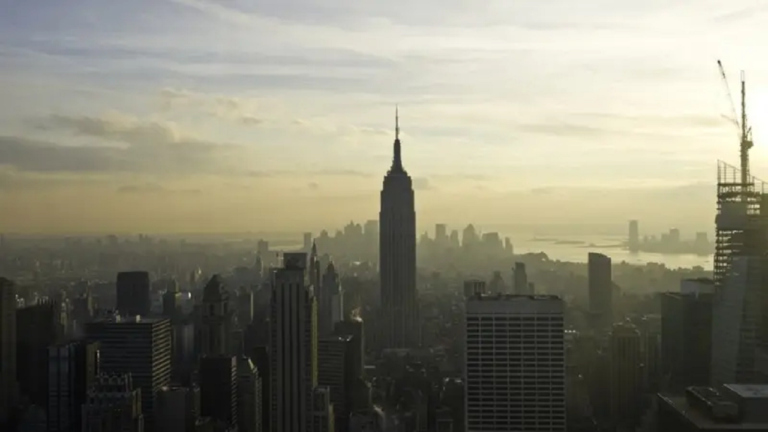 Nueva York obligará a las empresas contaminantes a pagar para reparar la crisis climática