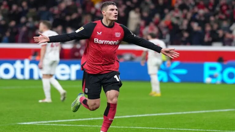 Schick y Wirtz fueron los directores de la orquesta del Leverkusen