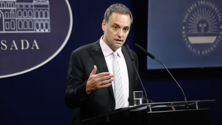 Argentina cobrará aranceles a los extranjeros en  universidades y hospitales
