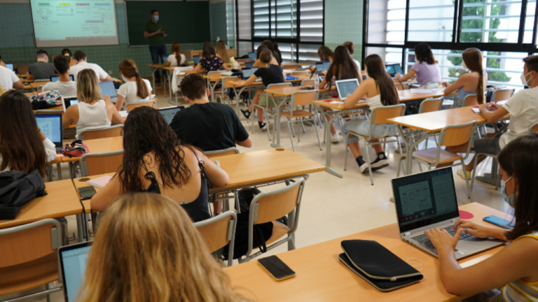 Cerca del 60% de los profesores de la UCV están jubilados