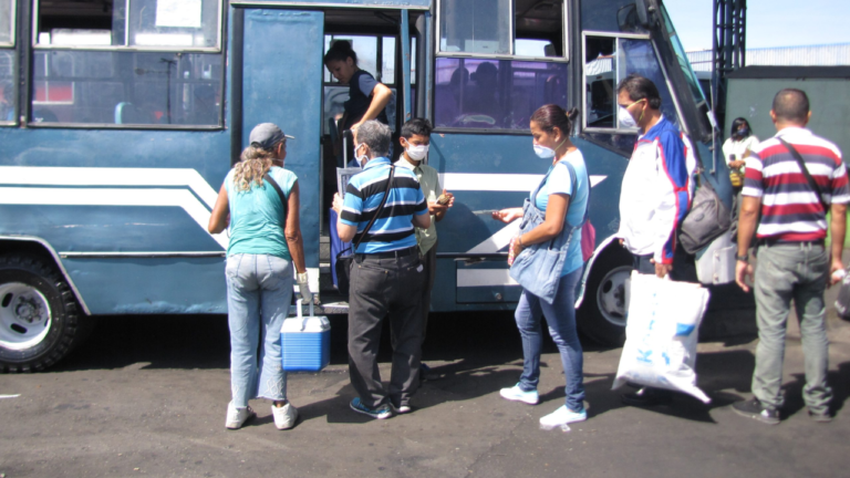 Jubilados y pensionados de Aragua rechazan aumento del pasaje