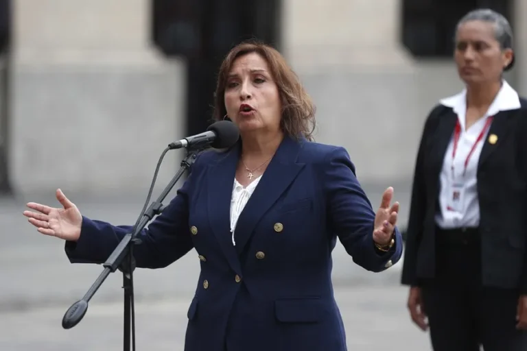 Boluarte pide abrir debate para aplicar la pena de muerte a violadores de menores