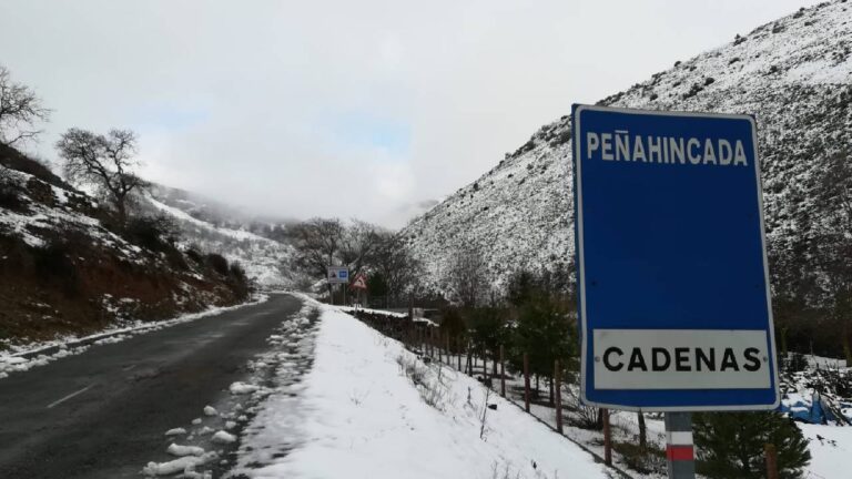 La nieve obliga al uso de cadenas en seis puertos de montaña