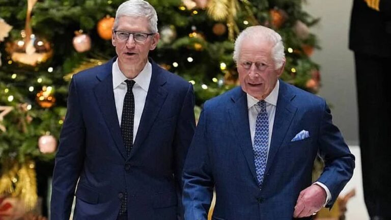 Carlos III se reúne con Tim Cook y califica «fantástica»  herramienta IA de Apple