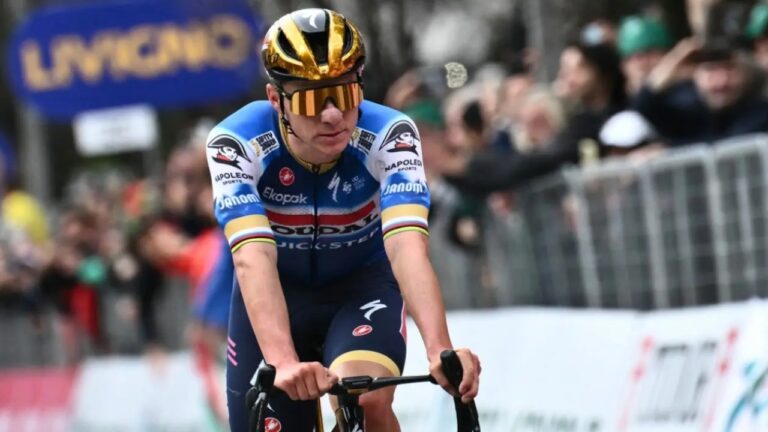 Remco Evenepoel sufrió múltiples fracturas por un choque en su bicicleta