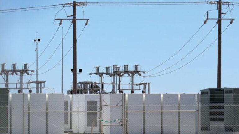 Expertos apuestan por «microrredes» para suministrar energía en zonas alejadas de Panamá