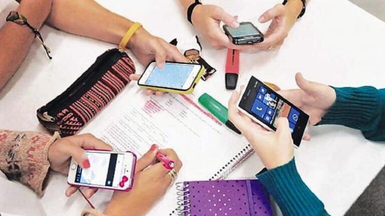 Estado de Nueva York planea prohibir celulares y tabletas en escuelas desde curso próximo