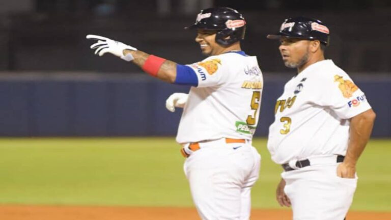 Tigres blanqueó a unas Águilas que siguen de capa caída