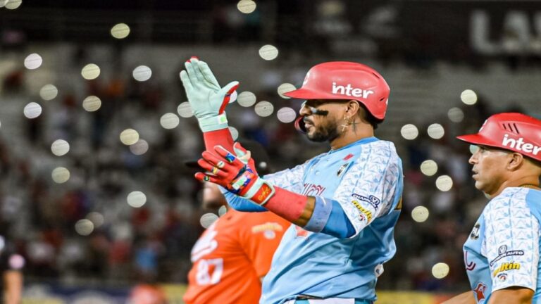 Cardenales remontó ante Magallanes para quedar a un paso de la final