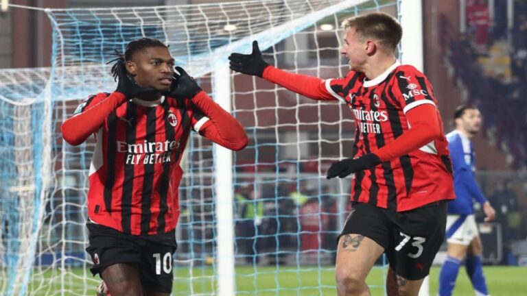 Milan remontó frente al Como con un golazo de Leao