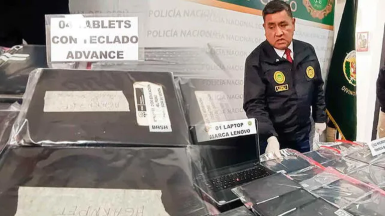 Un niño de 12 años roba 63 tabletas y un ordenador en un colegio en Cuzco