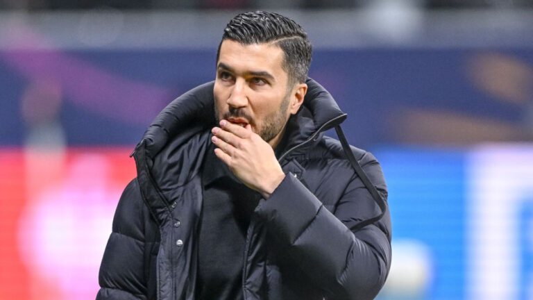 Borussia Dortmund destituyó al entrenador Nuri Sahin