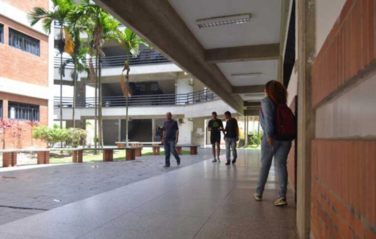 Advierten bajo nivel de ingresados a la universidad en carreras científicas
