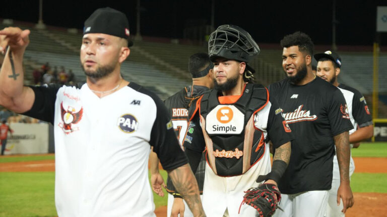 Águilas consiguió una vida más eliminando a Magallanes
