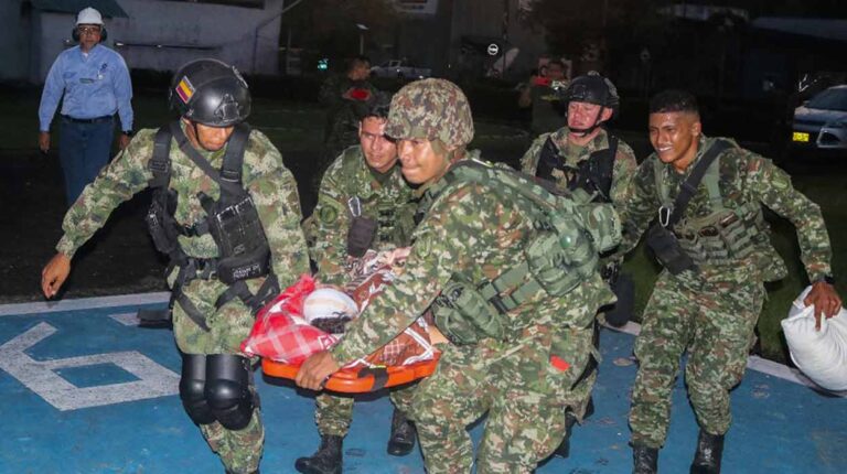 Colombia suspende diálogos con el ELN tras violencia en Catatumbo que deja 30 muertos