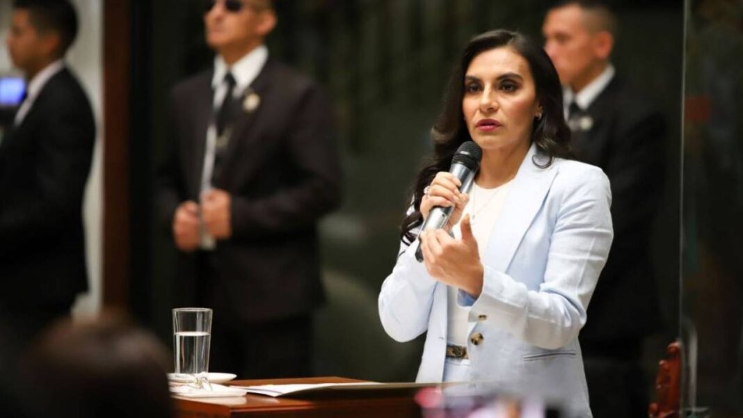 La vicepresidenta Verónica Abad dice que este domingo asumirá la Presidencia de Ecuador