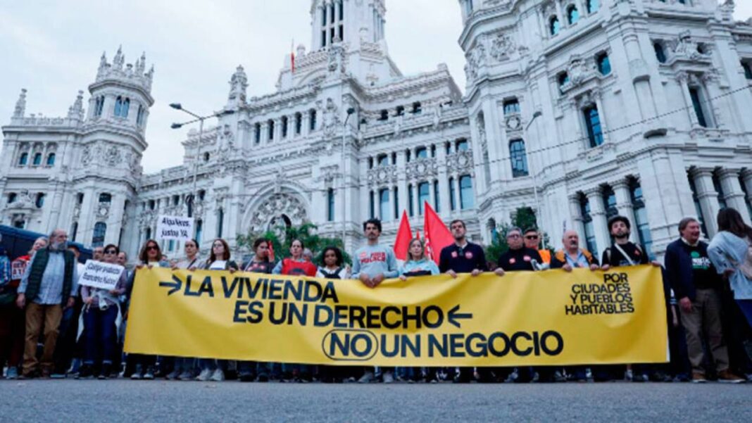 Las dificultades para acceder a una vivienda centran la batalla política en España