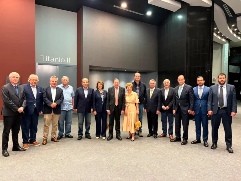 González Urrutia se reunió con presidente de Panamá y varios exmandatarios