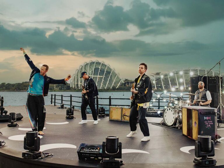 Coldplay lanza el videoclip de su tema ‘Man in the Moon’ rodado en Singapur