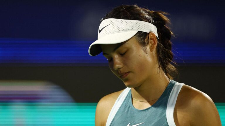 WTA expulsa de sus torneos a fanático que acosó a Raducanu en Dubai
