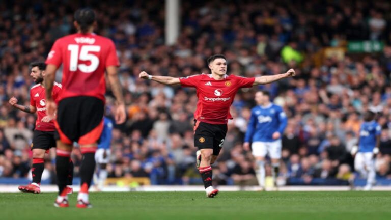Manchester United rescató un empate frente a Everton