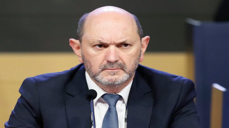 Presidente de la RFEF pidió calma y respeto para los árbitros en España