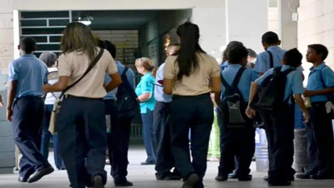 Registran intoxicación en un liceo de Mérida que dejó al menos 9 personas afectadas