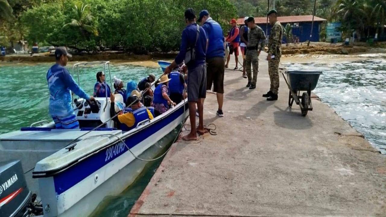 Naufraga embarcación con 19 migrantes en Panamá y las autoridades buscan a sobrevivientes