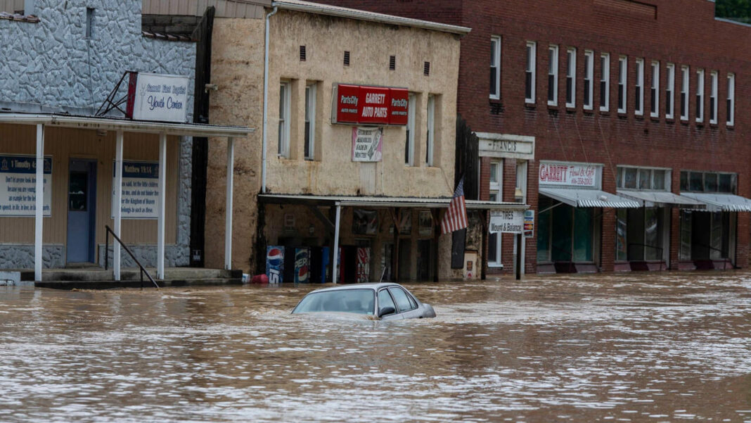 Gobernador de Kentucky confirma ocho muertes por inundaciones