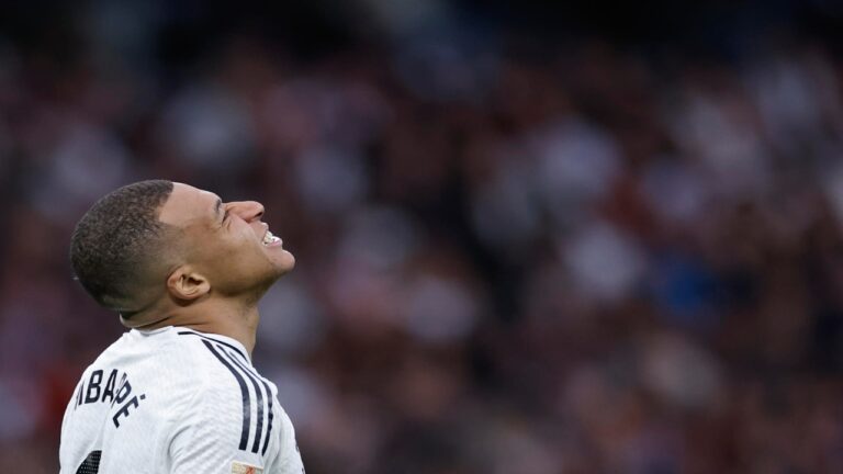 Mbappé es duda para el «euroderbi» por molestias en el tobillo